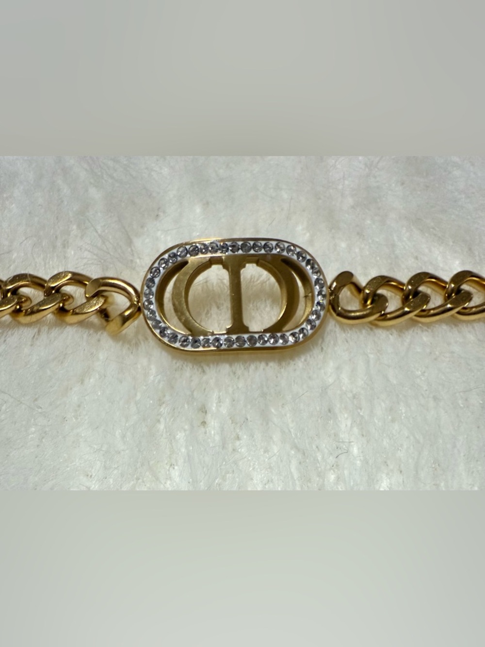 Luxury Style Goldtone Fashion Bracelet - Picture 7 of 9